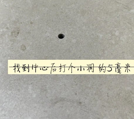 鄂温克瓷砖空鼓维修公司专业解答在瓷砖铺贴过程中，如果砂料搅拌不均匀，将会带来以下问题